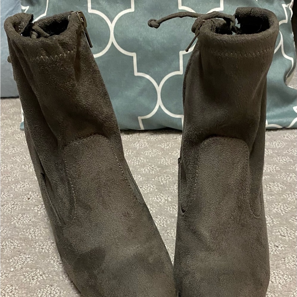 BAMBOO Grey Ankle Boots size 8 1/2